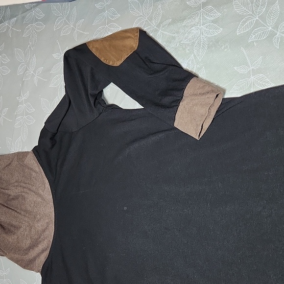 Family Sweater - Picture 3 of 9